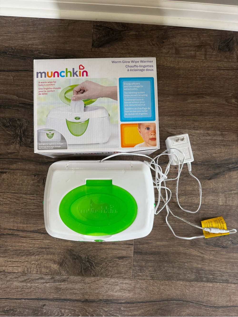 Munchkin White Wipe Warmer with Bright Green Lid